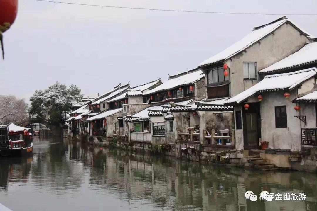 18米高的巨型花仙子灯绘亮相大观公园